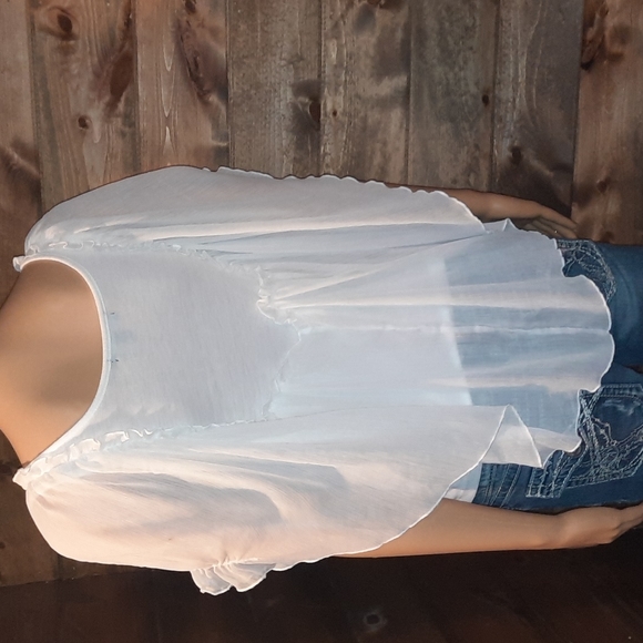 About a girl blouse - Picture 4 of 4